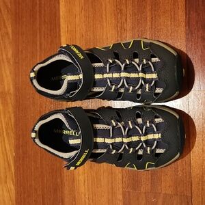 Merrell Boys Navy and Green Water Shoes, Size 3